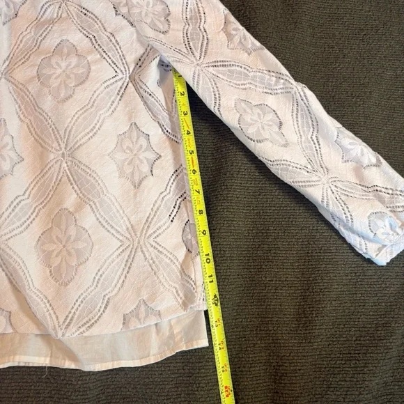 Petite Eyelet top - Picture 3 of 9